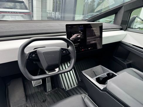 Used 2024 Tesla Cybertruck Cyberbeast AWD/4WD image 4