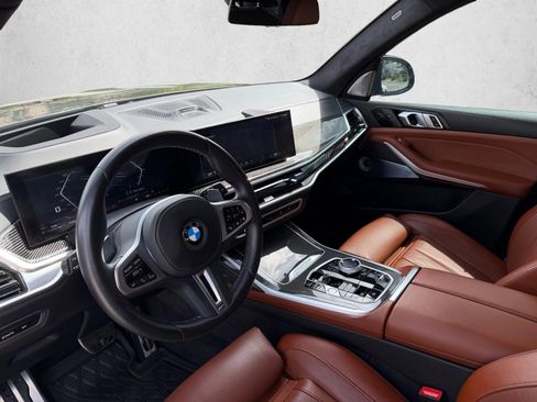Used 2025 BMW X7 M60i AWD/4WD image 10