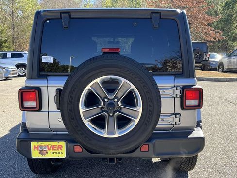 Used 2020 Jeep Wrangler Unlimited Sahara image 3