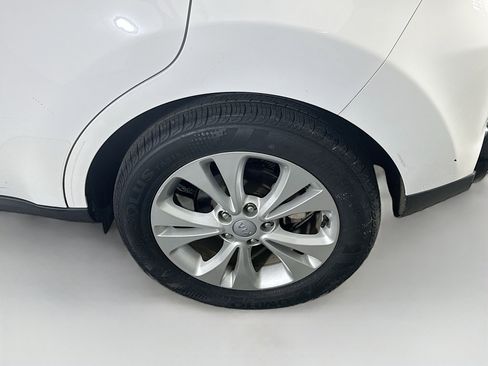 Used 2016 Kia Soul + image 11