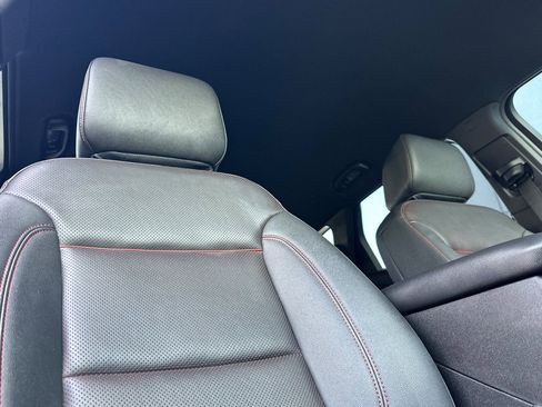 Used 2025 Chevrolet Blazer RS image 21