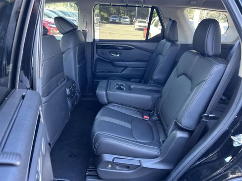 Used 2025 Honda Pilot EX-L image 13