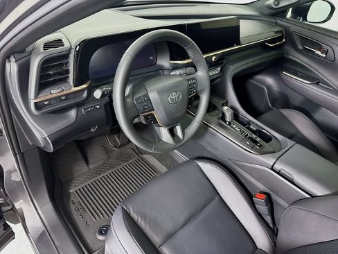 Used 2023 Toyota Crown AWD/4WD image 9
