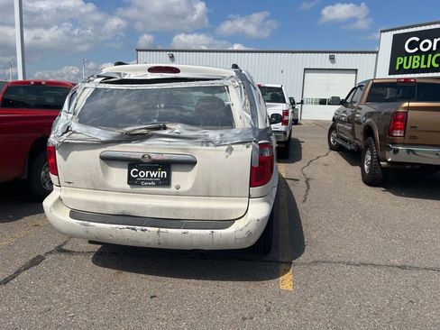 Used 2006 Chrysler Town & Country w/ Popular Equipment Group I image 17