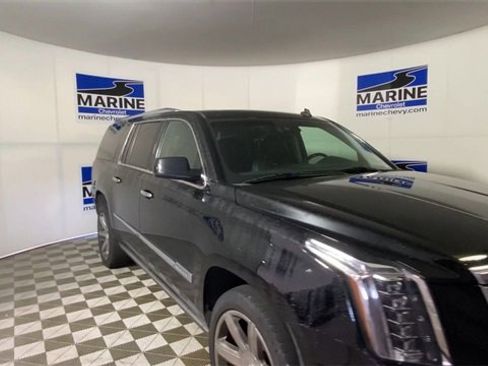 Used 2015 Cadillac Escalade ESV Premium image 4