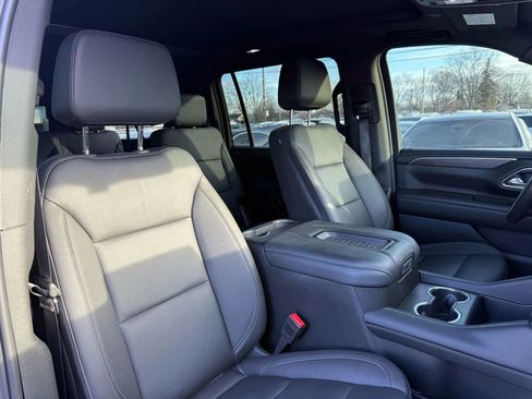 Used 2024 Chevrolet Suburban Z71 w/ Luxury Package image 29