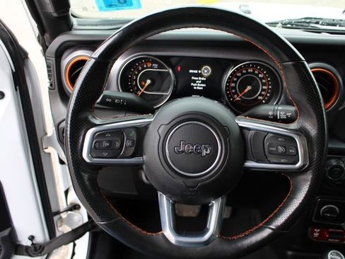 Used 2023 Jeep Gladiator Mojave w/ Cold Weather Group AWD/4WD image 12