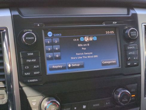 Used 2018 Nissan Titan SV w/ SV Convenience Package image 17