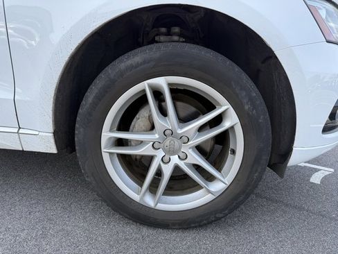 Used 2017 Audi Q5 2.0T Premium Plus w/ Technology Package image 11