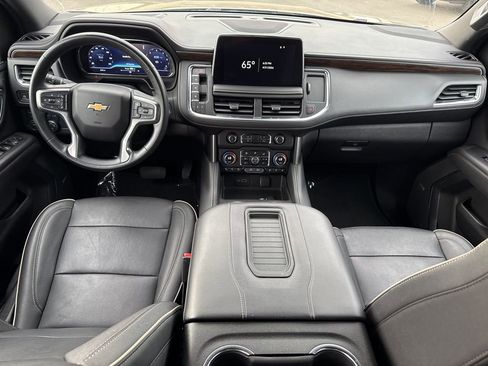 Used 2023 Chevrolet Suburban Premier AWD/4WD image 15