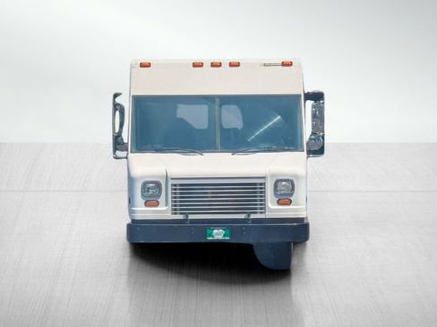 Used 2013 Ford E-350 and Econoline 350 Super Duty w/ Air Conditioning Prep Pkg RWD image 2