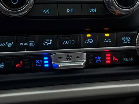 Used 2023 Ford Expedition Max Limited image 30