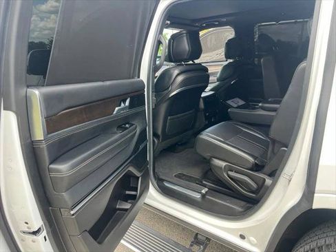 Certified 2022 Jeep Grand Wagoneer Series I AWD/4WD image 25