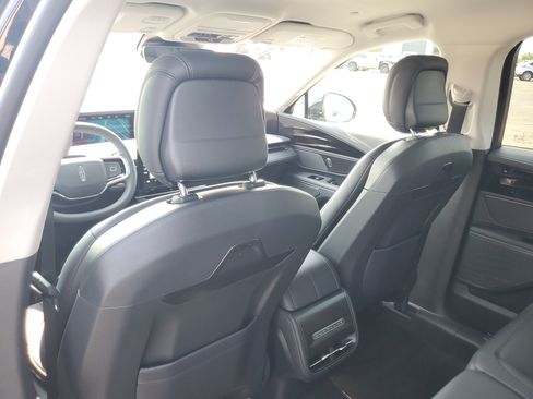 New 2026 Lincoln Nautilus Premier AWD/4WD image 28