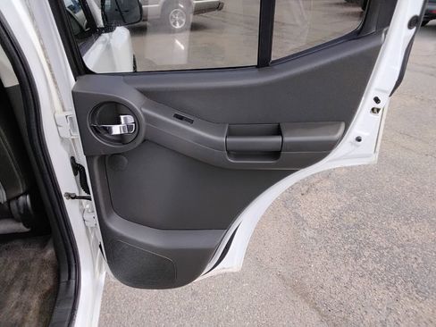 Used 2012 Nissan Xterra PRO-4X w/ Pro-4x Leather Pkg image 16