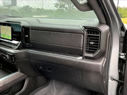 Used 2025 Chevrolet Silverado 2500 LTZ w/ LTZ Plus Package AWD/4WD image 29
