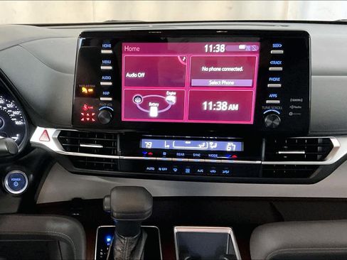 Used 2022 Toyota Sienna LE image 19