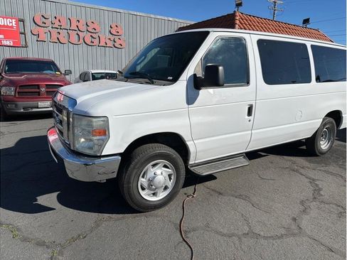 Used 2013 Ford E-150 and Econoline 150 Wagon RWD image 3