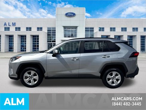 Used 2019 Toyota RAV4 XLE image 9
