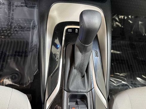 Used 2020 Toyota Corolla LE image 21