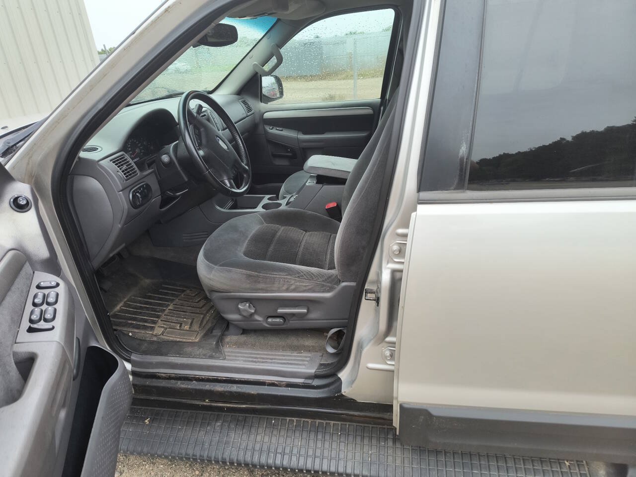 Used 2003 Ford Explorer XLT AWD/4WD image 19