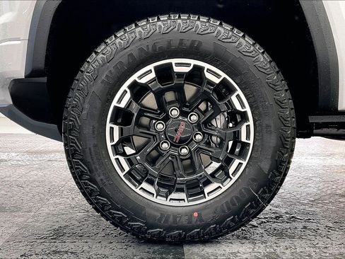 New 2026 GMC Canyon AT4 w/ Technology Plus Package image 14