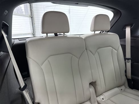 Used 2018 Audi Q7 3.0T Premium Plus w/ Premium Plus Package image 37