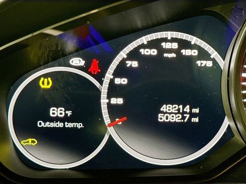 Used 2020 Porsche Cayenne image 11