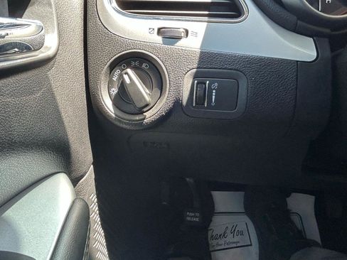 Used 2020 Dodge Journey SE w/ SE Popular Equipment Group FWD image 27