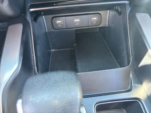 Used 2022 Kia Sorento LX image 15