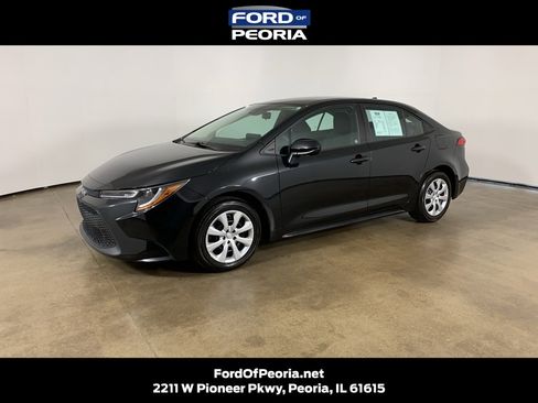 Used 2022 Toyota Corolla LE image 1