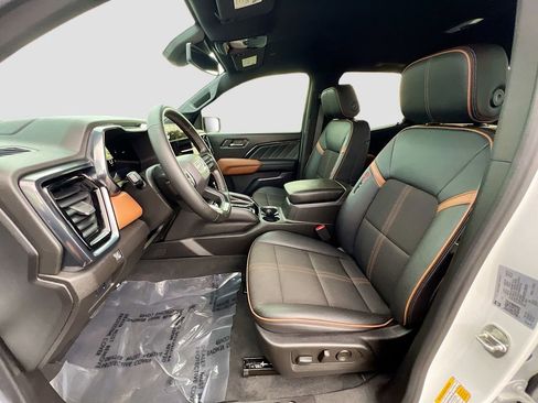 Used 2023 GMC Canyon AT4 image 21