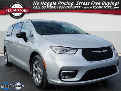 Used 2024 Chrysler Pacifica Limited