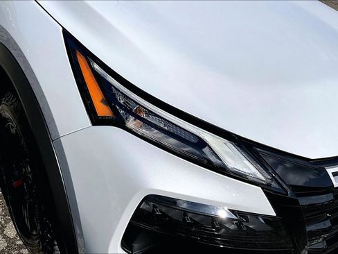 Used 2025 Nissan Rogue SV w/ Rock Creek Premium Package image 29