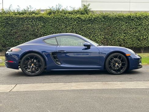 Certified 2025 Porsche 718 Cayman RWD image 8
