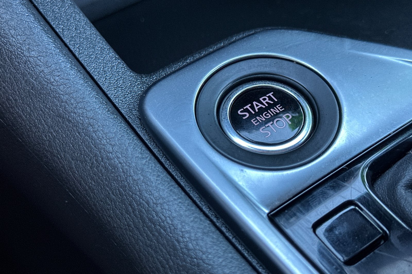 Used 2024 Nissan Sentra SV FWD image 22