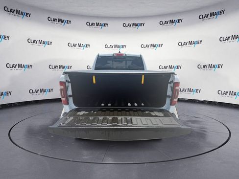 Used 2022 RAM 1500 Laramie AWD/4WD image 16