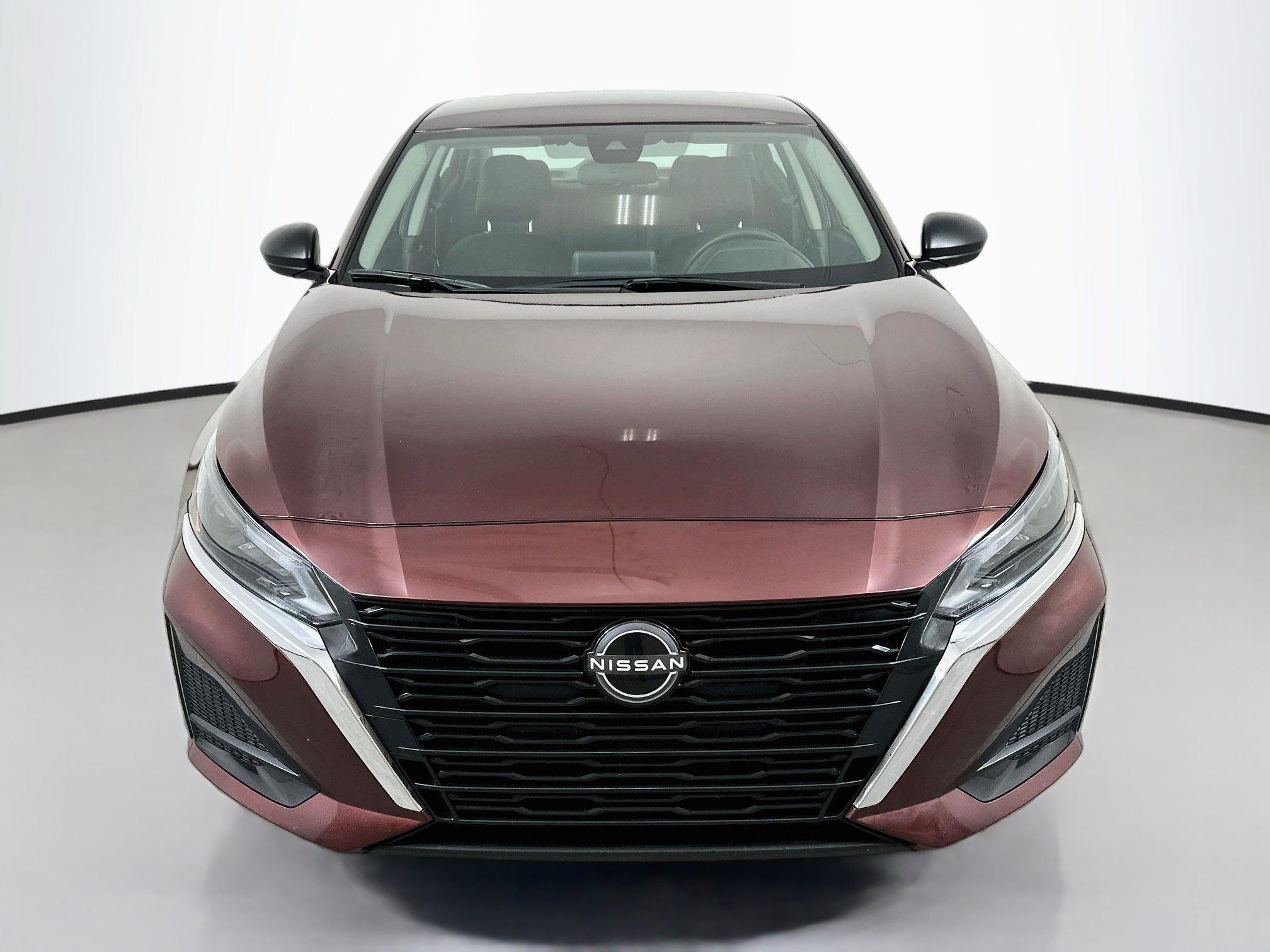 Used 2024 Nissan Altima 2.5 SV FWD image 2