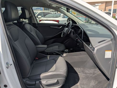 Certified 2023 Kia Niro Wind w/ Wind Preserve Package FWD image 27