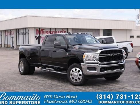 Used 2024 RAM 3500 Tradesman w/ Chrome Appearance Group AWD/4WD image 1