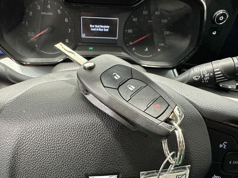 Used 2025 Chevrolet Trax LS image 28