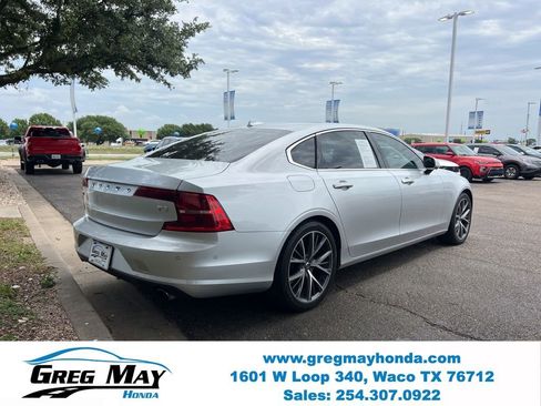Used 2018 Volvo S90 T5 Momentum w/ Convenience Package FWD image 7