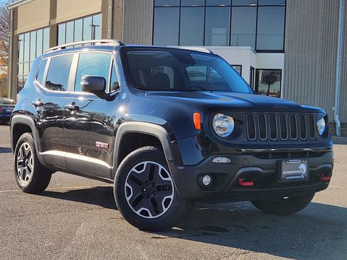 Used 2015 Jeep Renegade Trailhawk image 25