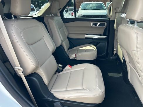 Used 2023 Ford Explorer XLT w/ Equipment Group 202A image 22