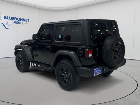 Used 2025 Jeep Wrangler Sport AWD/4WD image 7