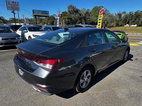 Used 2021 Hyundai Elantra SE image 4