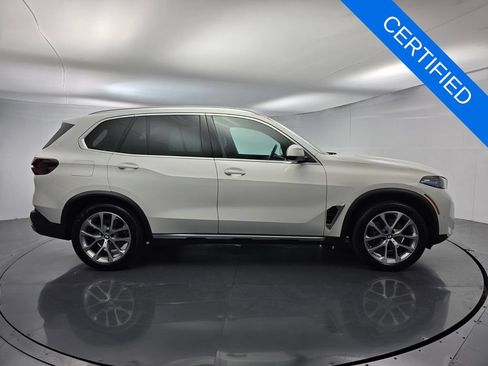 Certified 2024 BMW X5 sDrive40i w/ Premium Package RWD image 3