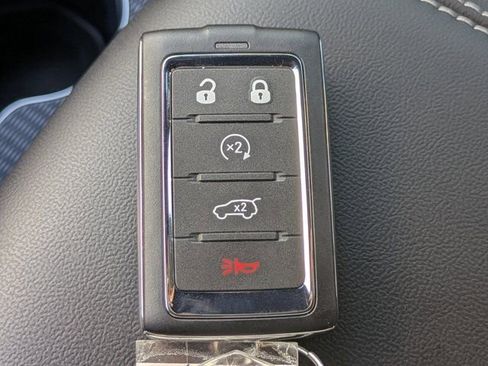 New 2025 Jeep Grand Cherokee Altitude AWD/4WD image 26