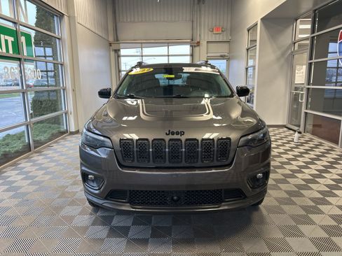 Used 2022 Jeep Cherokee Latitude w/ Sun & Sound Group image 2