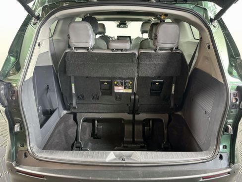 Certified 2024 Toyota Sienna XLE FWD image 25
